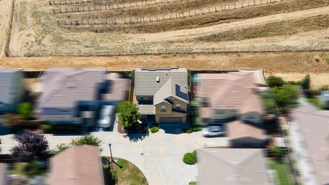 Building Photo - 20863 Grapevine Dr