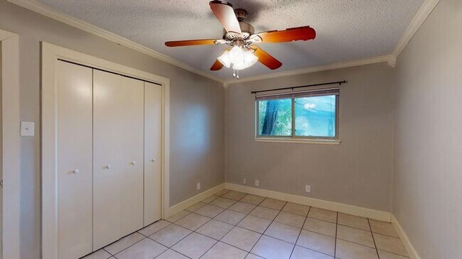 Building Photo - 9104 Quail Creek Dr