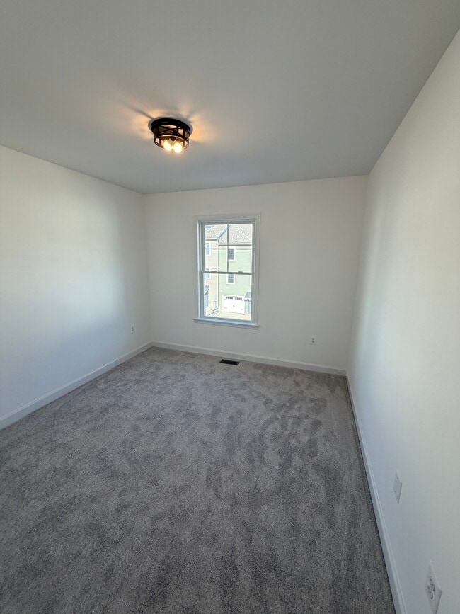 Building Photo - 1420 Derby Dr