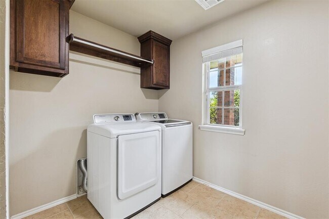 Building Photo - 13640 Ridge View Ln