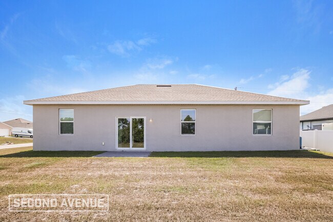 Building Photo - 2721 NW 18th Pl