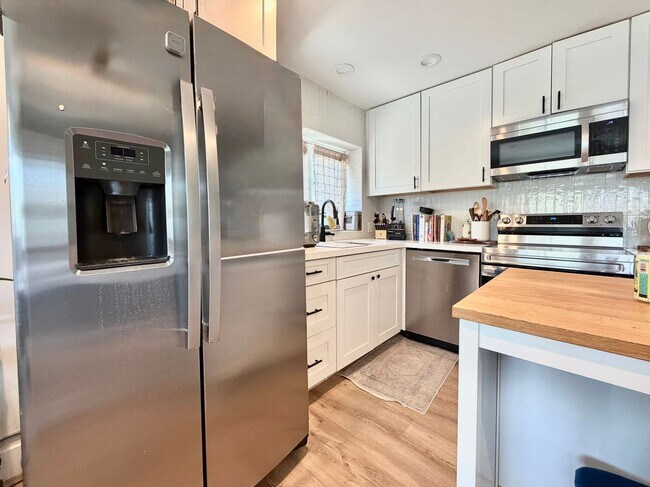Building Photo - Updated 4-Bedroom Home in Salt Lake City!