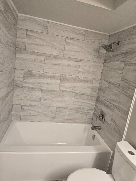 Building Photo - 138 N Rose St