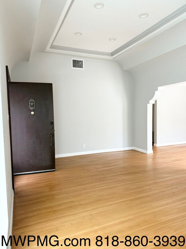 Building Photo - Ideally situated 2-Bed 2-Bath HOME