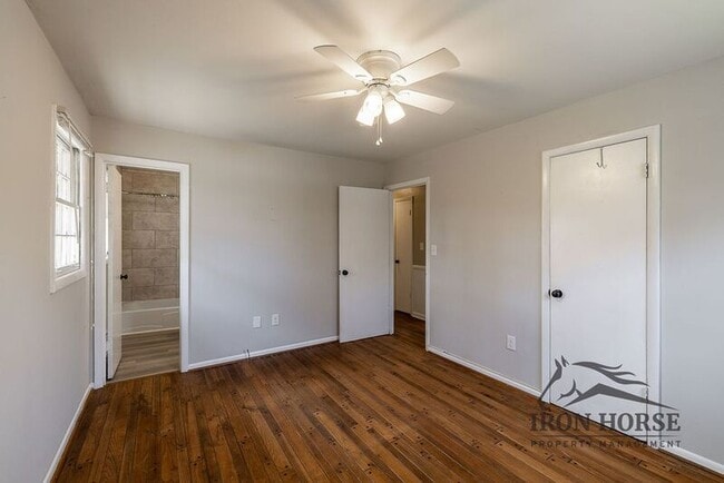 Building Photo - 190 Brentwood Dr