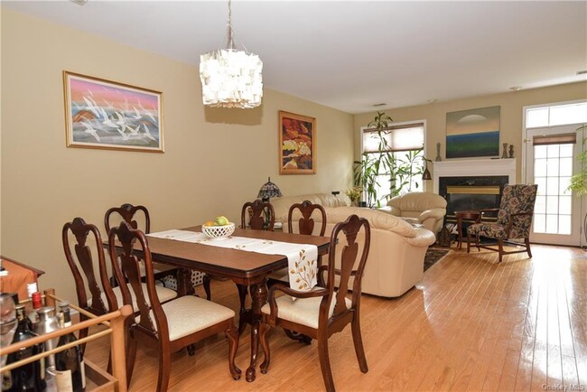Building Photo - 1182 Chedworth Cir