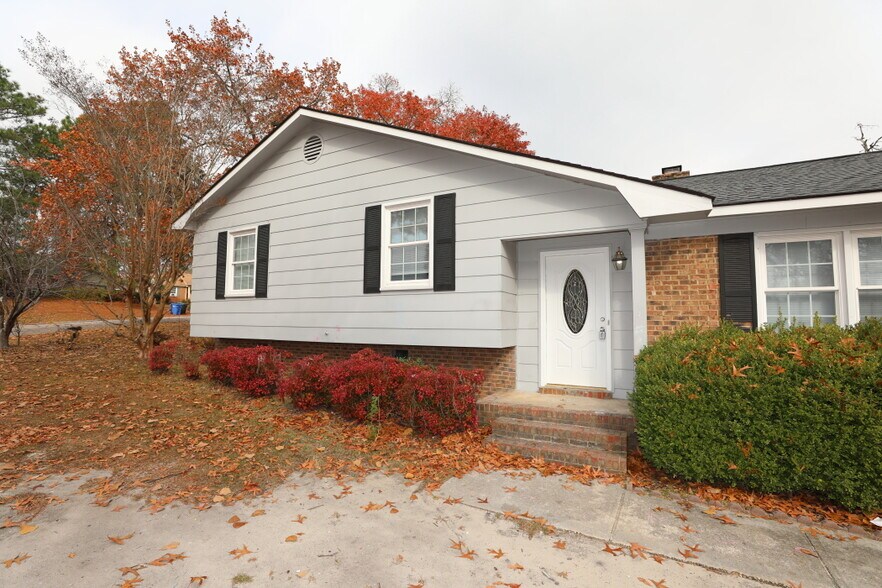 Building Photo - 1815 Paisley Ave