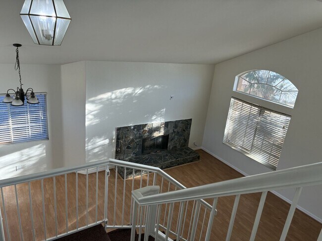 Building Photo - Newly Updated 4-bedroom, 3-bathroom home located in a great area of San Bernardino