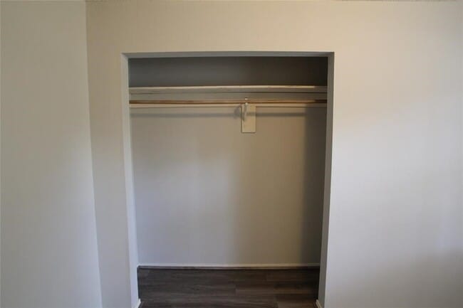 Building Photo - 5422 Farley Dr