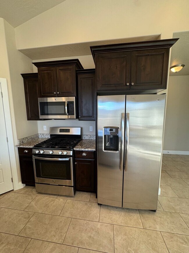 Building Photo - Beautiful 3 Bedroom Home - Casitas at Sienna Hills