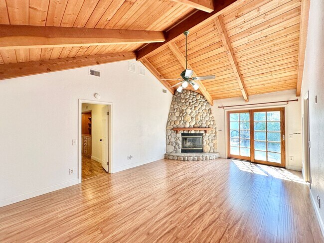 Building Photo - Beautiful Home, in Quiet Country Setting, Large, Private, Fenced Yard Space, with Landscaper Incl...