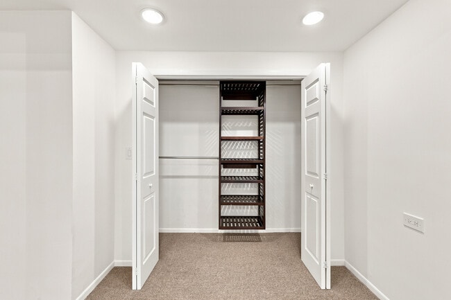 Building Photo - 630 Hibbard Rd