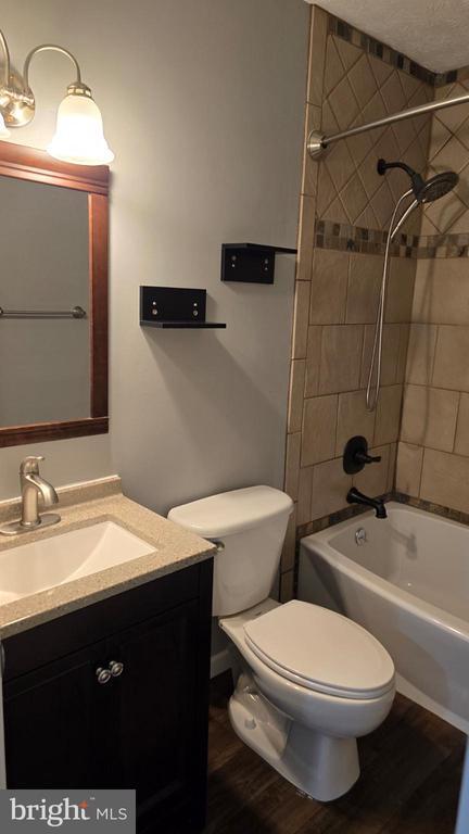 Building Photo - 214 Nottoway Dr