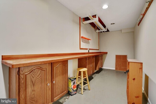 Building Photo - 5136 Glen Meadow Dr