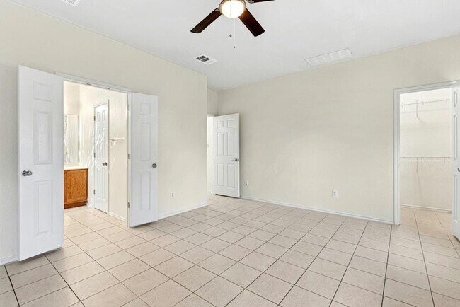 Building Photo - 11504 Lapoynor St
