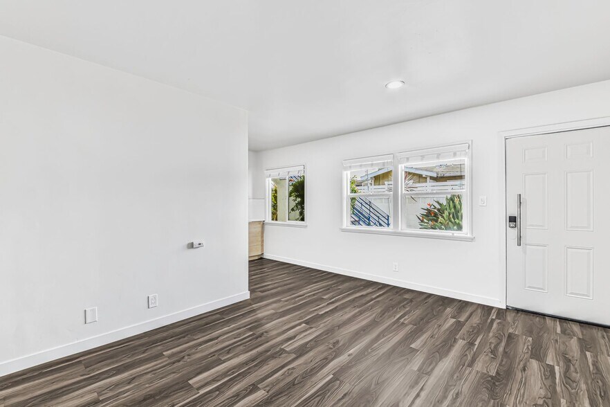 Building Photo - 4308 E 4th St