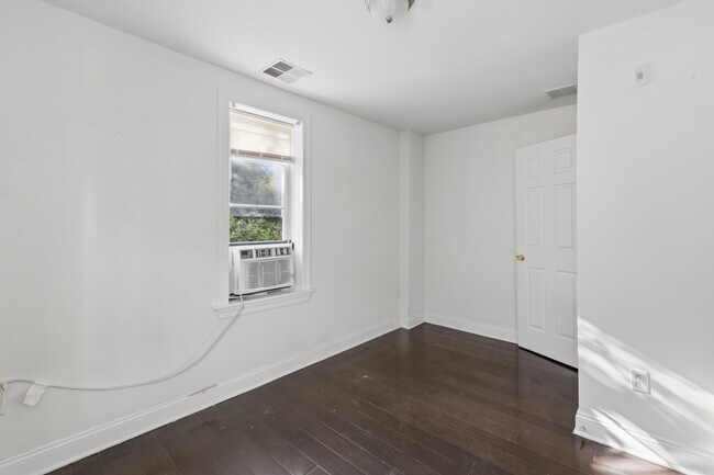 Building Photo - 1832 N 18th St
