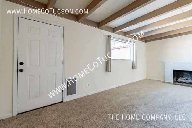 Building Photo - 3949 E 2nd St