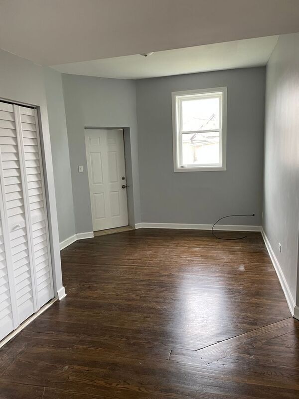 Building Photo - 728 N Pine Ave