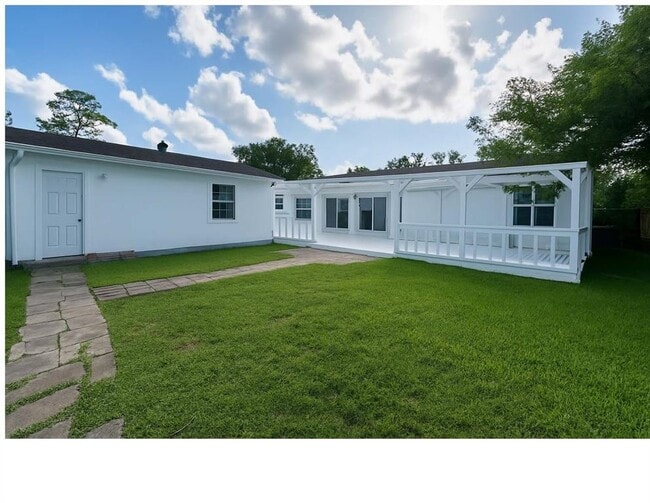 Building Photo - 8431 Lorrie Dr
