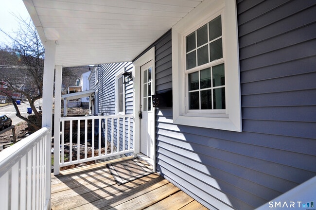 Building Photo - 59 Bridge St