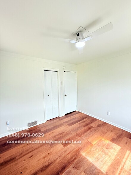 Building Photo - 1073 Champaign Rd