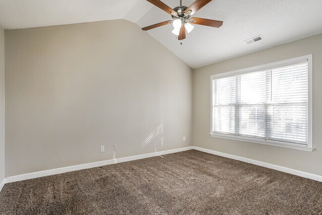 Building Photo - 1940 Shadow Glen Dr