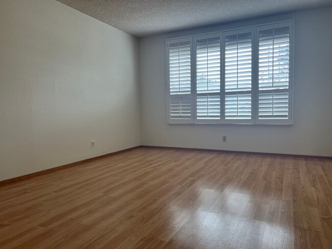 Building Photo - Elegant Executive Home Westborough SSF  5 ...