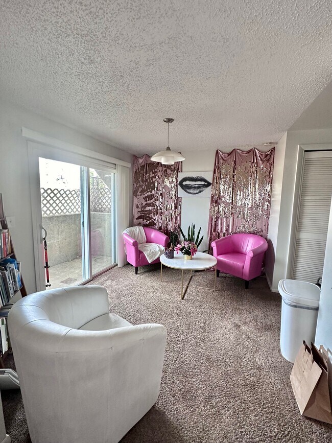 Building Photo - 1600 Banyan Dr