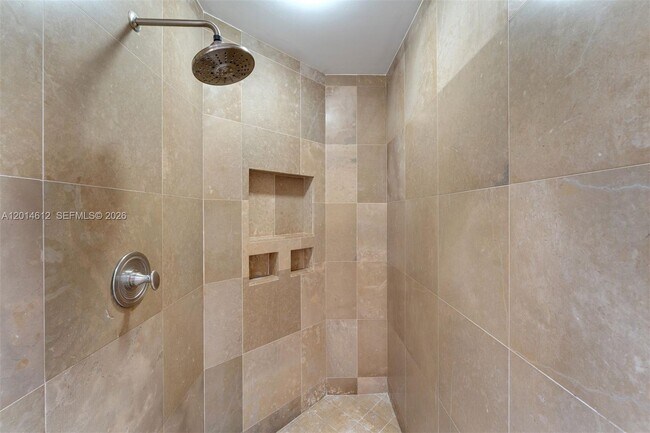 Building Photo - 5959 Collins Ave