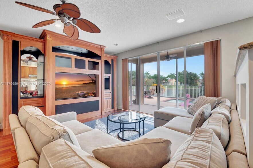 Building Photo - 19314 King Palm Ct