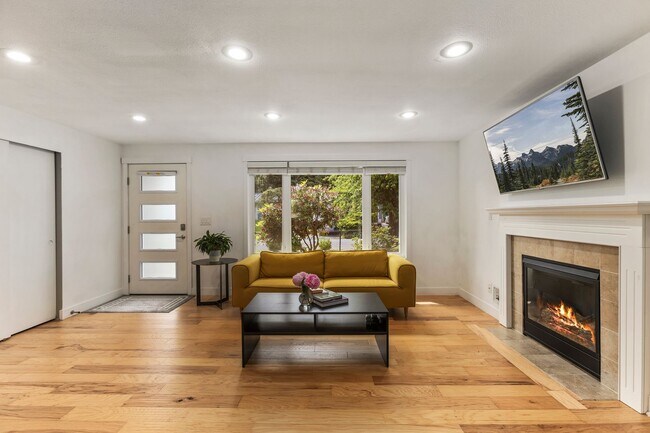 Building Photo - 3Bd/1.5Ba Kirkland Home
