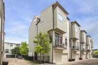 Building Photo - 1630 Dennis St