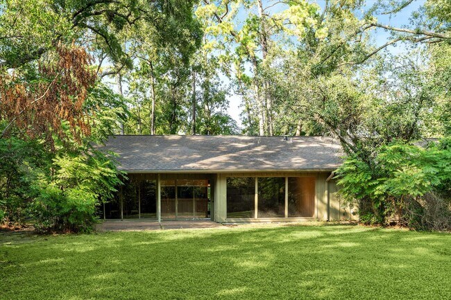 Building Photo - 1031 Ridgeley Dr