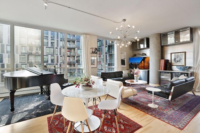 Building Photo - 901 S 2nd St