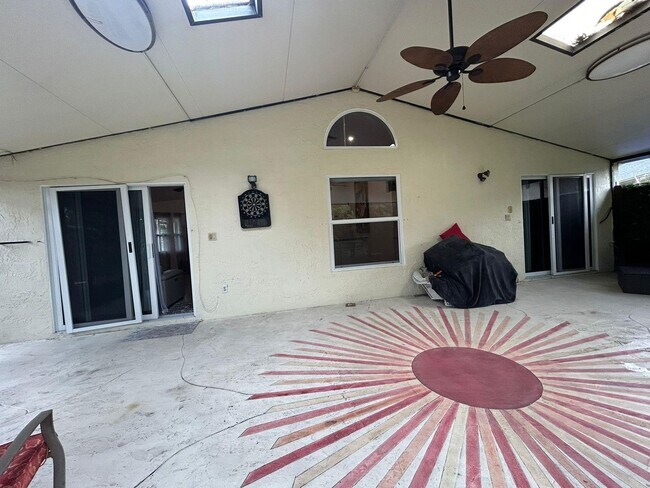 Building Photo - 156 Colly Way