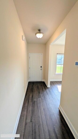 Building Photo - 708 Mill Creek Cir