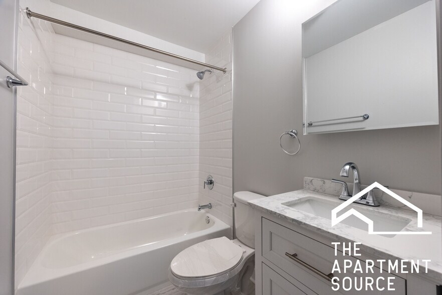 Building Photo - 744 W Gordon Ter