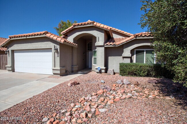 Primary Photo - 506 W Navarro Ave