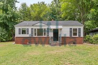 Building Photo - Completely Renovated 3-Bedroom Home | Stunning Kitchen | Convenient Sumter Location