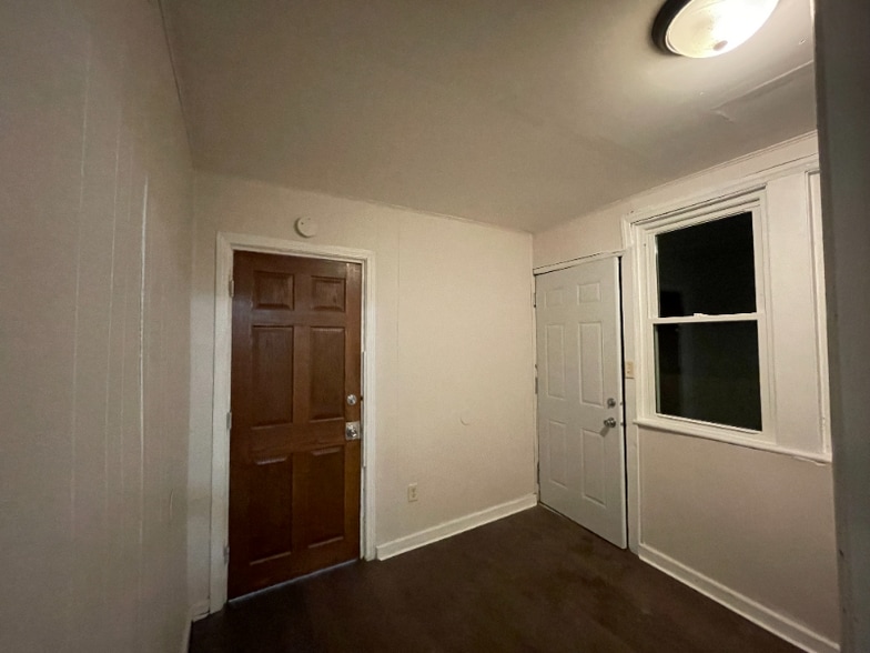 Building Photo - 6121 12th Ave