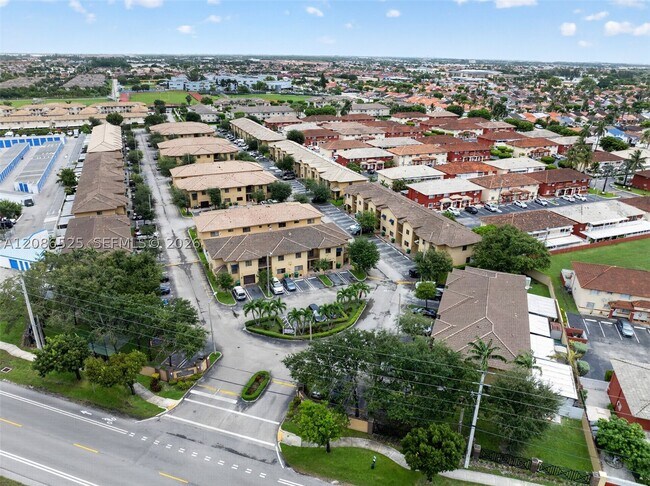 Building Photo - 11115 W Okeechobee Rd