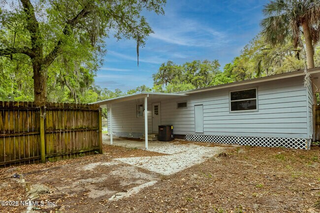 Building Photo - 1104 Harmony Dr N