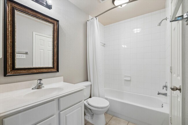 Building Photo - 13518 Via Chianti Ln