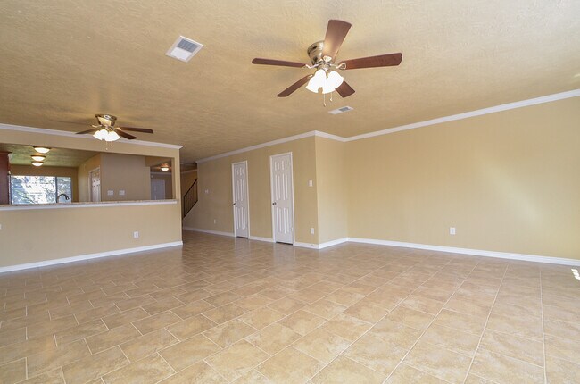 Building Photo - 3 BEDROOM TOWNHOME FOR LEASE IN LANGHAM CREEK