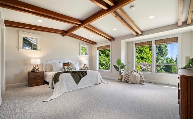 Building Photo - Beautiful Home in Semiahmoo!