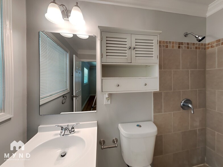 Building Photo - 5493 Beaver Dr SW