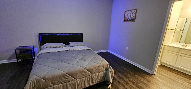 Building Photo - 8677 S Ashley Glen Cir