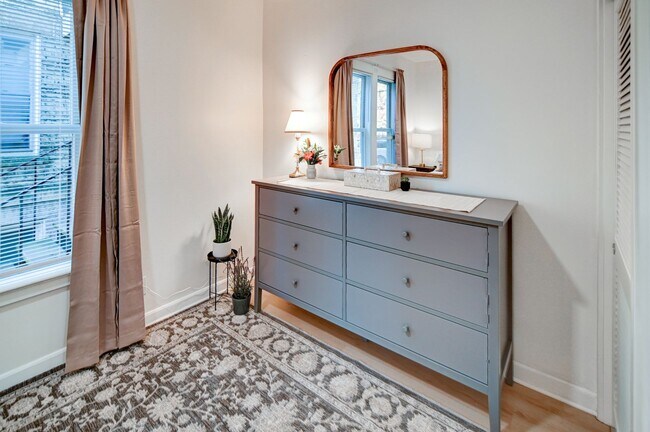 Building Photo - Jenifer Street