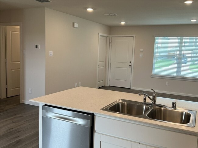 Building Photo - 4484 Bonney Ave